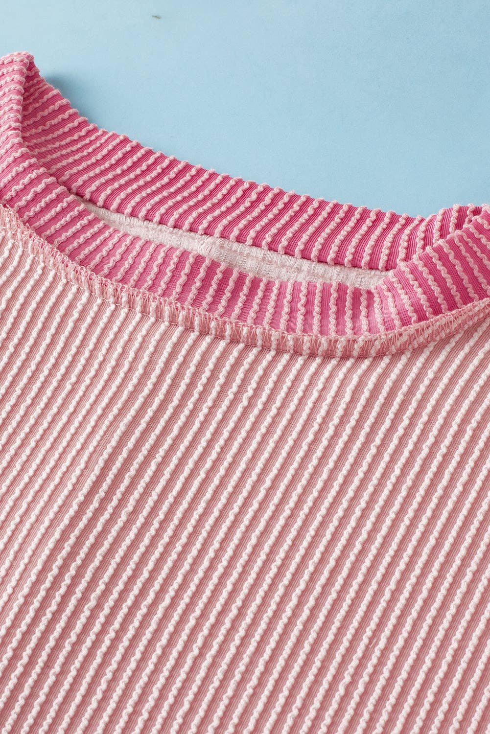 Textured Contrast Trim Round Neck T Shirt